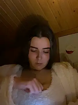 mewKate online show from March 12, 9:43 pm