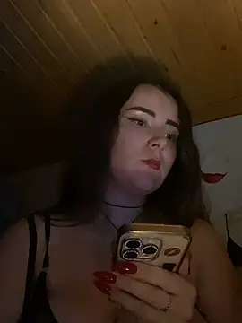 Snapshot of mewKate chatting on July 5, 6:37 pm mewKate online show from July 5, 6:37 pm