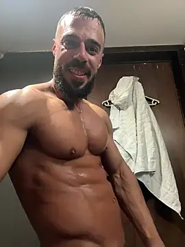 Snapshot of todddantes25 chatting on February 1, 8:39 am todddantes25 online show from February 1, 8:39 am