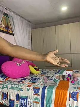 Snapshot of Aliana_Ross chatting on February 14, 11:31 am Aliana Ross online show from February 14, 11:31 am