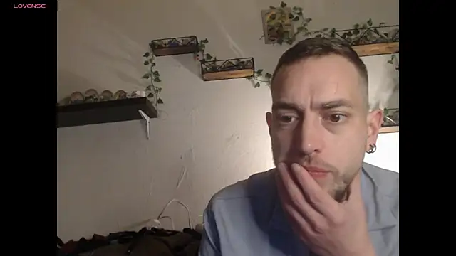 Snapshot of wawarruis chatting on March 1, 9:04 pm wawarruis online show from March 1, 9:04 pm