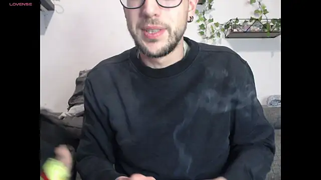 Snapshot of wawarruis chatting on March 12, 11:33 pm wawarruis online show from March 12, 11:33 pm