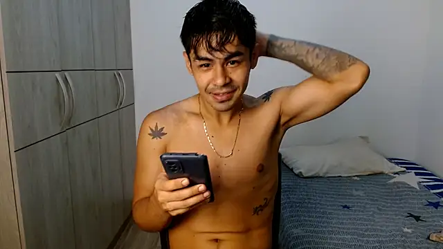 lonelydick2002 online show from November 2, 4:15 am