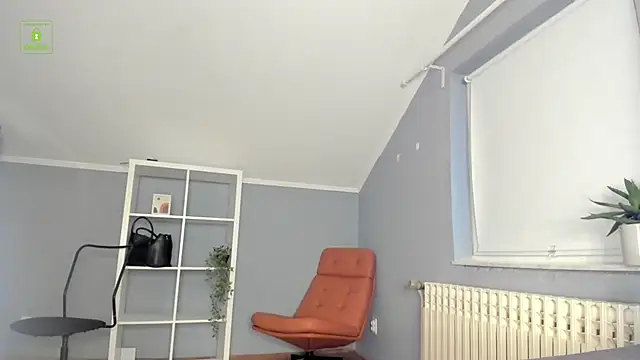 Stephany Richardz online show from December 3, 6:21 am