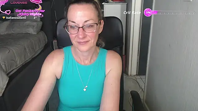 Snapshot of boeslaboes1 chatting on December 3, 6:17 pm boeslaboes1 online show from December 3, 6:17 pm