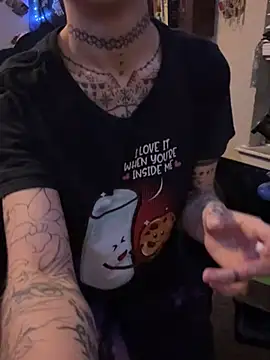 trashbrat online show from June 22, 3:25 am