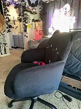 trashbrat online show from July 4, 3:51 pm