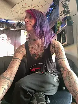 trashbrat online show from July 16, 2:01 pm