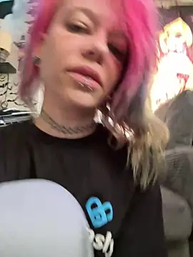 trashbrat online show from July 30, 7:24 pm