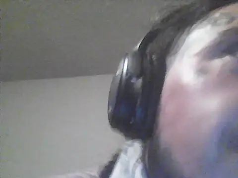 justthetip4209 online show from May 6, 1:57 am