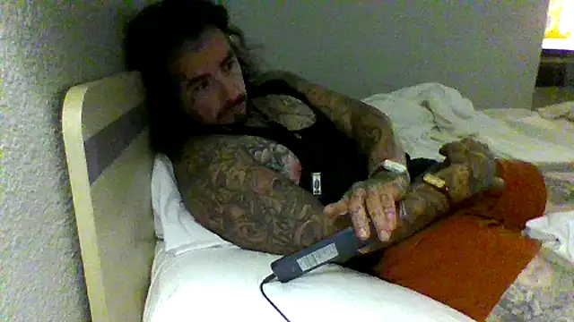 justthetip4209 online show from June 17, 7:00 am