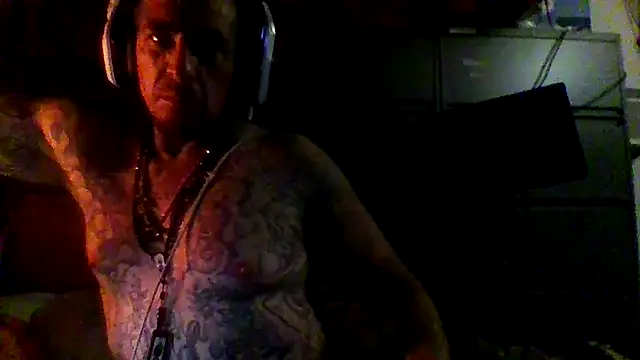 justthetip4209 online show from June 21, 12:30 pm