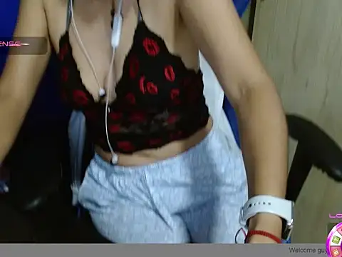 Danielagomez33 online show from March 15, 12:49 am