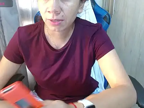 Danielagomez33 online show from June 10, 12:15 pm