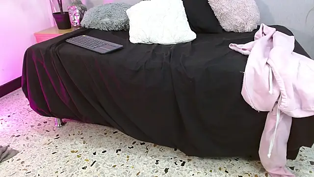 Snapshot of Charlot_Vega_ chatting on February 26, 10:58 am Charlot Vega online show from February 26, 10:58 am