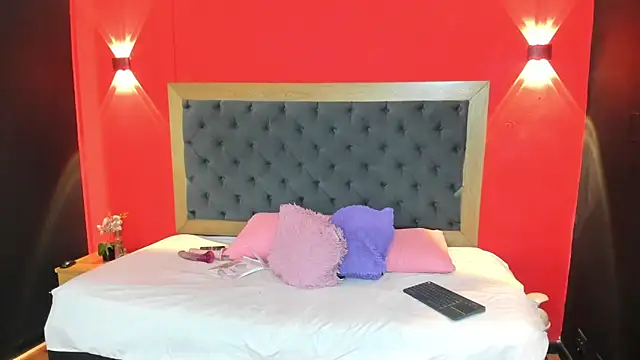 Snapshot of Charlot_Vega_ chatting on October 24, 7:43 pm Charlot Vega online show from October 24, 7:43 pm