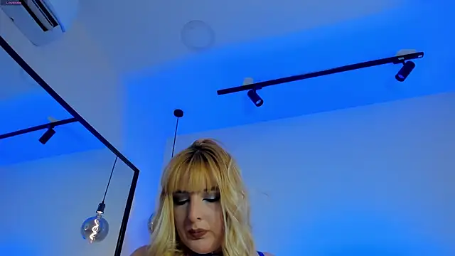 Snapshot of Blue_Angell chatting on September 13, 11:37 pm Blue Angell online show from September 13, 11:37 pm