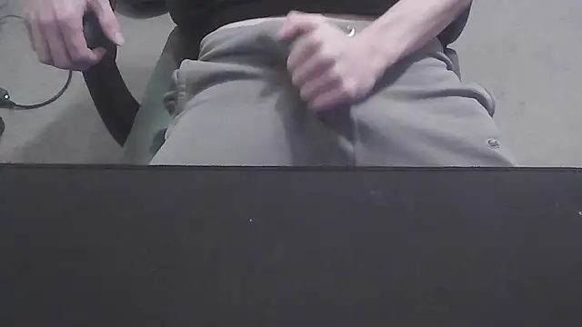 Snapshot of LoveFun02 chatting on December 1, 3:11 am LoveFun02 online show from December 1, 3:11 am