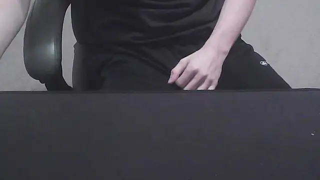 Snapshot of LoveFun02 chatting on December 2, 5:30 pm LoveFun02 online show from December 2, 5:30 pm