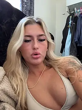 PrettyPrincess69x online show from February 28, 10:52 am