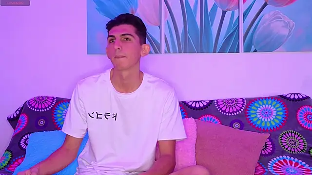 Ana and Leo online show from December 17, 2:45 pm