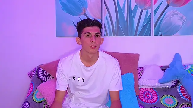 Ana and Leo online show from December 21, 2:35 pm