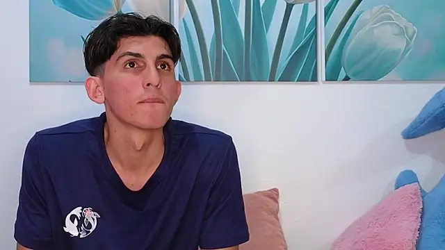 Ana and Leo online show from April 2, 2:26 pm