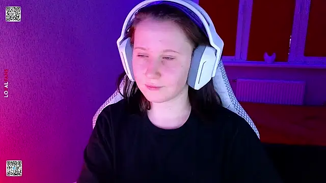 Snapshot of mon_lola chatting on February 9, 3:16 pm mon lola online show from February 9, 3:16 pm