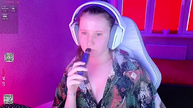 Snapshot of mon_lola chatting on March 10, 2:11 pm mon lola online show from March 10, 2:11 pm