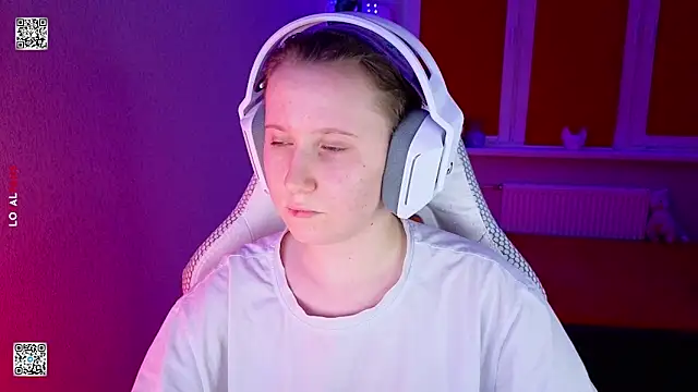 Snapshot of mon_lola chatting on March 14, 5:18 pm mon lola online show from March 14, 5:18 pm