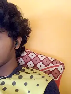 Snapshot of CosmicEmuu chatting on January 7, 6:59 am CosmicEmuu online show from January 7, 6:59 am