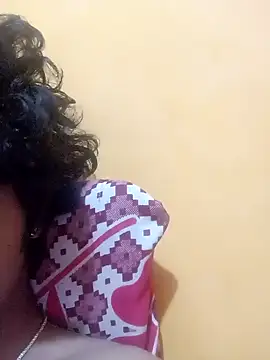 Snapshot of CosmicEmuu chatting on January 8, 5:05 pm CosmicEmuu online show from January 8, 5:05 pm