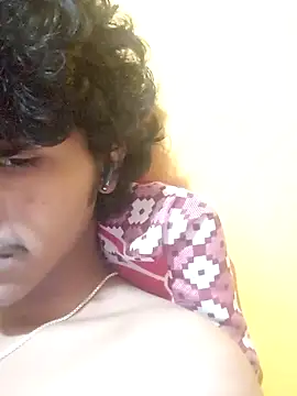 Snapshot of CosmicEmuu chatting on January 12, 1:48 pm CosmicEmuu online show from January 12, 1:48 pm