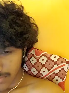 Snapshot of CosmicEmuu chatting on January 18, 10:17 am CosmicEmuu online show from January 18, 10:17 am