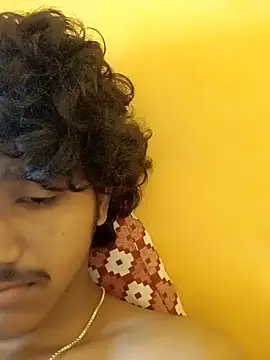 Snapshot of CosmicEmuu chatting on January 19, 5:48 am CosmicEmuu online show from January 19, 5:48 am