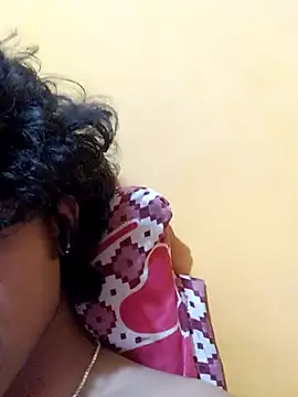 Snapshot of CosmicEmuu chatting on March 4, 6:50 pm CosmicEmuu online show from March 4, 6:50 pm