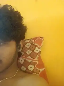 Snapshot of CosmicEmuu chatting on September 27, 4:50 am CosmicEmuu online show from September 27, 4:50 am