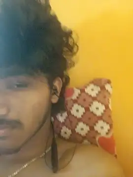 Snapshot of CosmicEmuu chatting on November 16, 10:54 am CosmicEmuu online show from November 16, 10:54 am