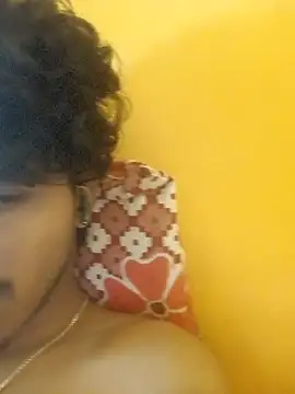 Snapshot of CosmicEmuu chatting on January 8, 9:22 am CosmicEmuu online show from January 8, 9:22 am