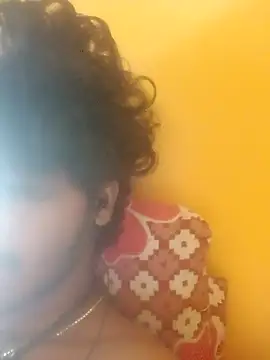 Snapshot of CosmicEmuu chatting on March 9, 7:01 am CosmicEmuu online show from March 9, 7:01 am