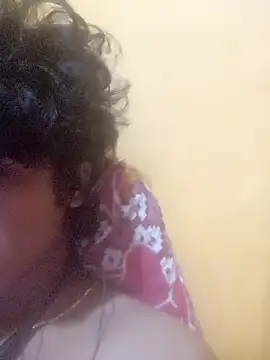 Snapshot of CosmicEmuu chatting on March 20, 6:46 pm CosmicEmuu online show from March 20, 6:46 pm