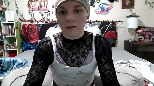 AverageRose online show from March 16, 6:01 pm