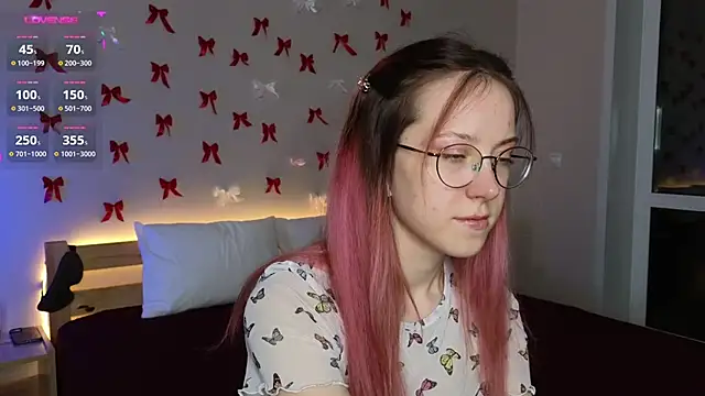 Snapshot of MaryBliss chatting on March 4, 4:30 pm MaryBliss online show from March 4, 4:30 pm