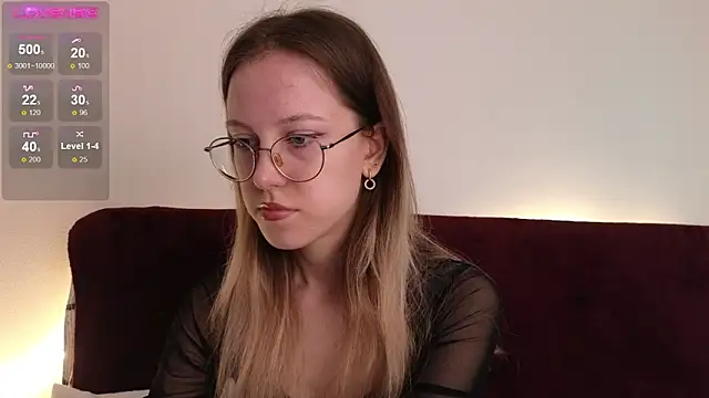 Snapshot of MaryBliss chatting on October 5, 12:20 am MaryBliss online show from October 5, 12:20 am