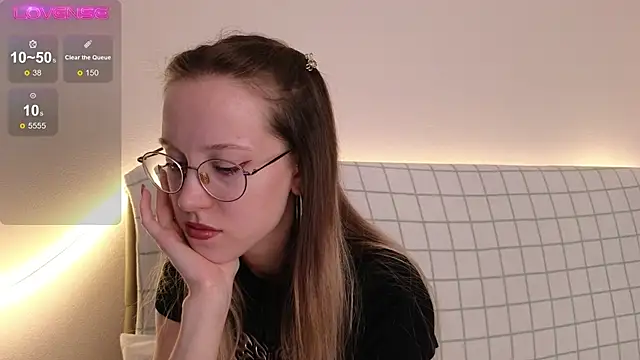 Snapshot of MaryBliss chatting on October 23, 9:46 pm MaryBliss online show from October 23, 9:46 pm