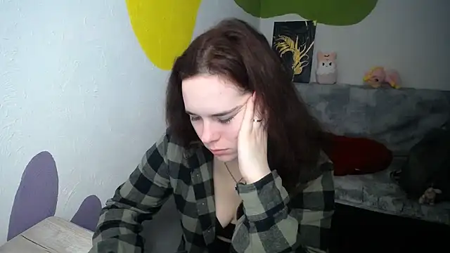 mini girly online show from February 1, 7:05 am