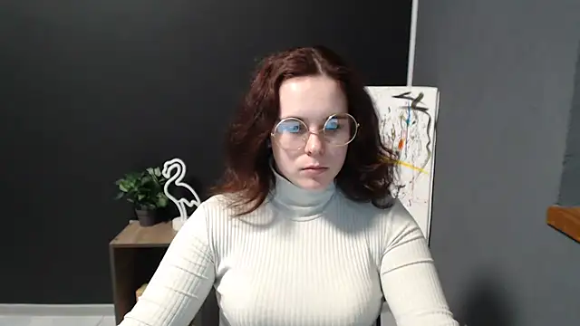 mini girly online show from February 3, 1:40 pm