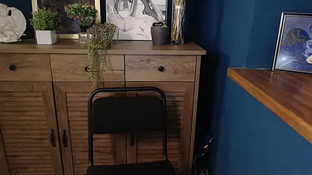 mini girly online show from September 15, 6:24 am