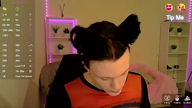 Snapshot of DianaRadrigo chatting on January 24, 8:23 am DianaRadrigo online show from January 24, 8:23 am