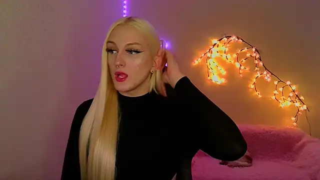 Snapshot of DianaRadrigo chatting on October 30, 12:39 pm DianaRadrigo online show from October 30, 12:39 pm